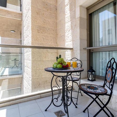Luxury One-Bedroom Apartment/Parking In City Center Єрусалим Екстер'єр фото