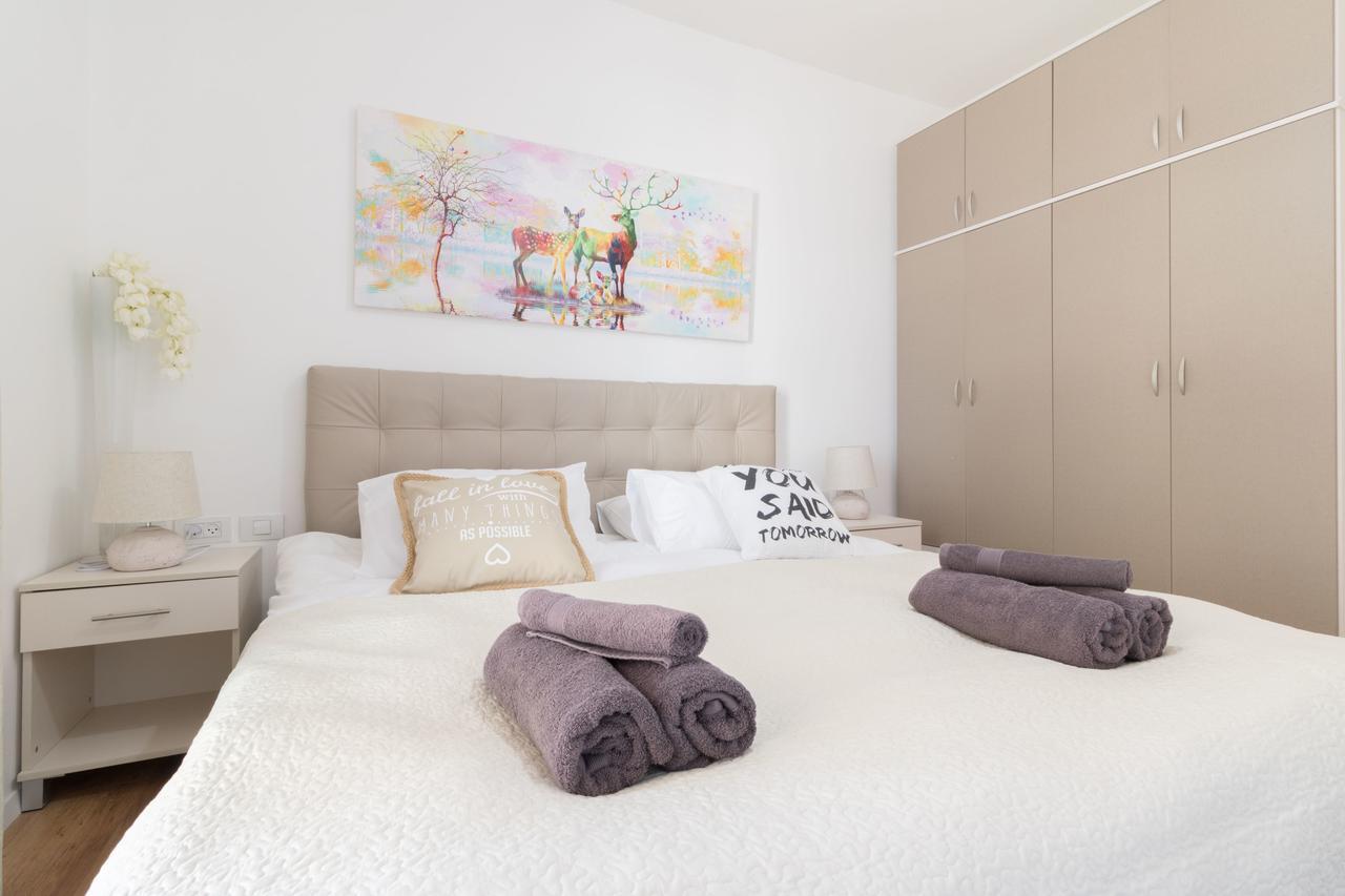 Luxury One-Bedroom Apartment/Parking In City Center Єрусалим Екстер'єр фото