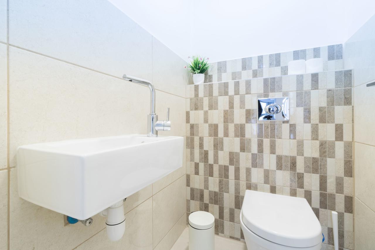 Luxury One-Bedroom Apartment/Parking In City Center Єрусалим Екстер'єр фото