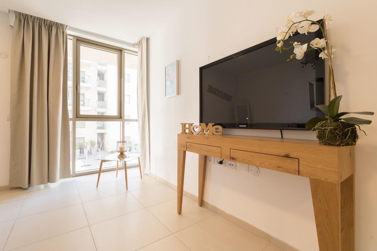 Luxury One-Bedroom Apartment/Parking In City Center Єрусалим Екстер'єр фото