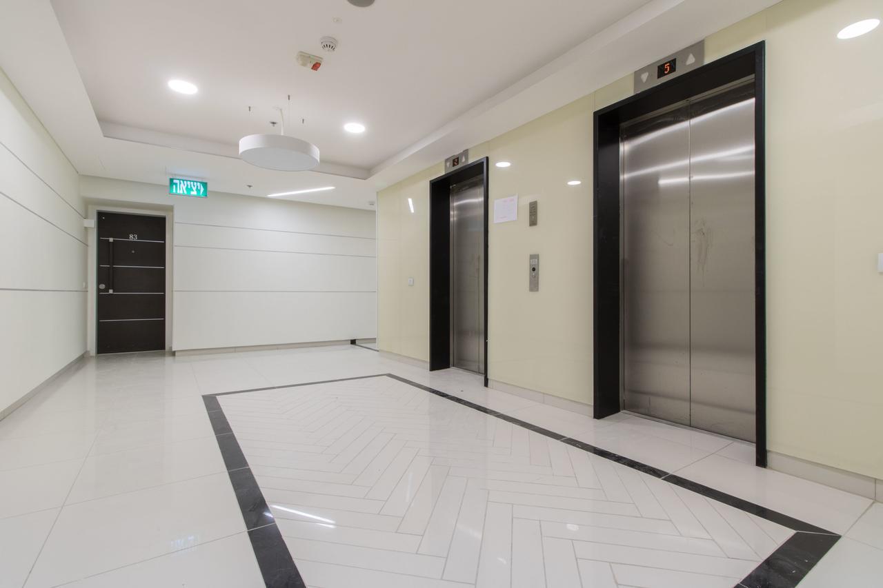 Luxury One-Bedroom Apartment/Parking In City Center Єрусалим Екстер'єр фото