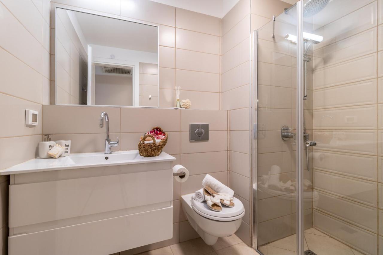 Luxury One-Bedroom Apartment/Parking In City Center Єрусалим Екстер'єр фото