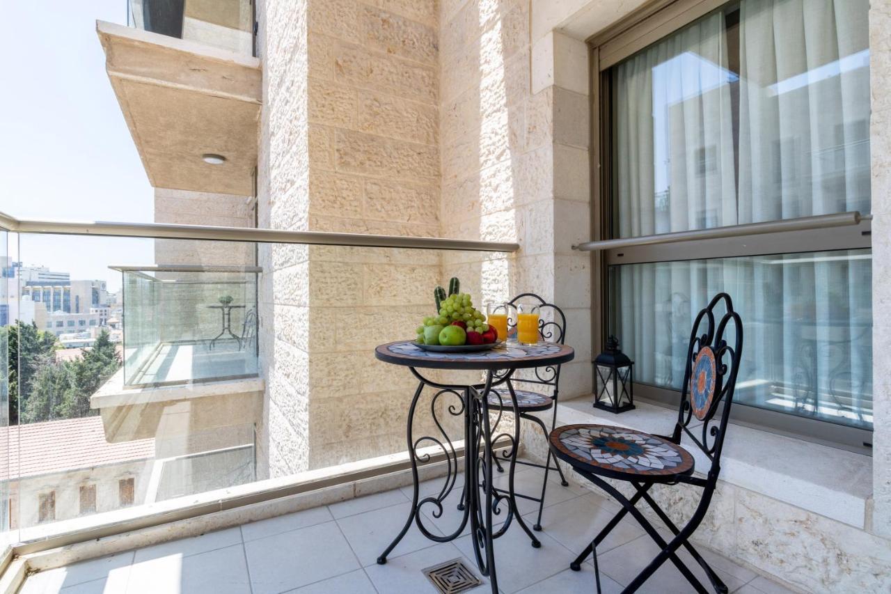 Luxury One-Bedroom Apartment/Parking In City Center Єрусалим Екстер'єр фото